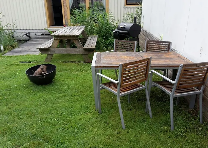 Boathouse With Bikes 4*