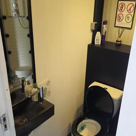 Boathouse With Bikes 4* Amszterdam