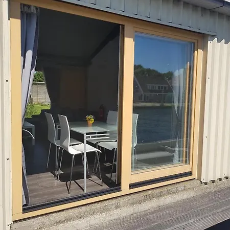 B&boathouse With Bikes And Motorboat Bed & Breakfast 5*