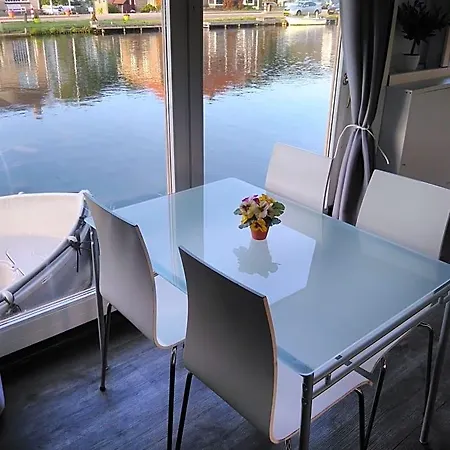 B&boathouse With Bikes And Motorboat 5* Amsterdam