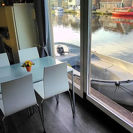 B&boathouse With Bikes And Motorboat Bed & Breakfast 5*
