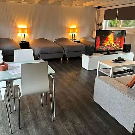 B&boathouse With Bikes And Motorboat 5* Amsterdam